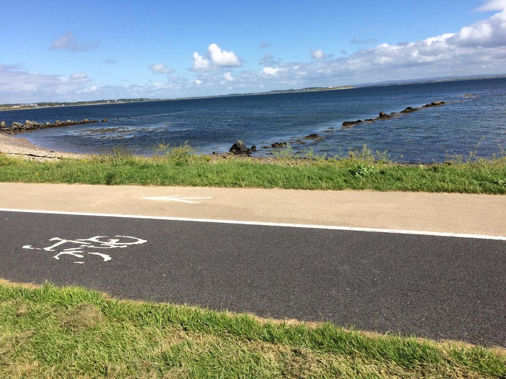 Galway City Self Catering - Salthill Экстерьер фото